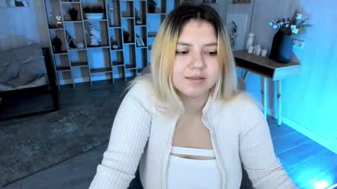 Dia online show from November 6, 8:01 pm