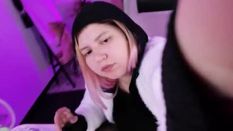 Dia online show from February 18, 7:46 pm