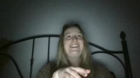 Snapshot of diamondj2104 chatting on October 2, 3:49 am diamondj2104 online show from October 2, 3:49 am