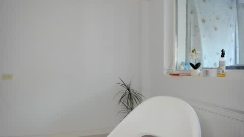 diamondkay_ online show from November 17, 7:44 am