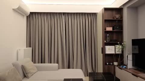 Iris online show from February 18, 8:52 pm