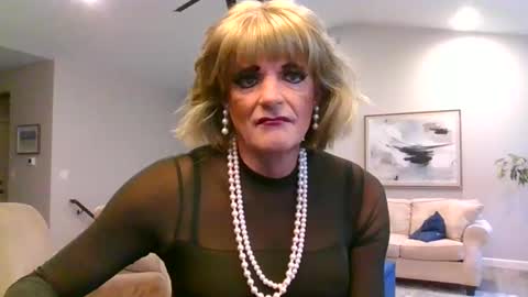 dianeheels online show from January 8, 2:35 pm