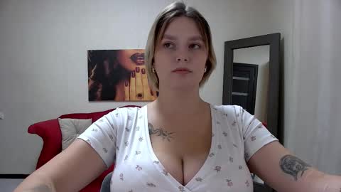 Snapshot of dianemills chatting on September 14, 5:25 pm Diane Mills online show from September 14, 5:25 pm