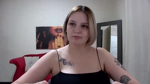 Snapshot of dianemills chatting on March 11, 11:47 pm Diane Mills online show from March 11, 11:47 pm