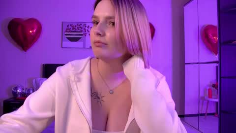 Snapshot of dianemills chatting on February 26, 10:36 pm Diane Mills online show from February 26, 10:36 pm