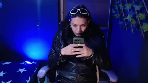 DICAPRIO online show from January 10, 11:54 pm