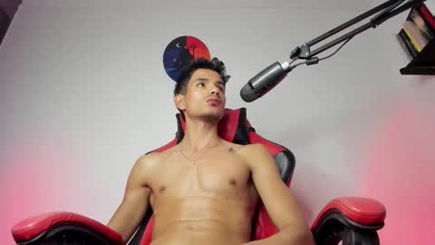 Diego lat online show from February 5, 12:25 am