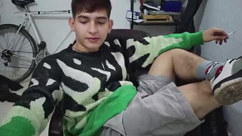 Snapshot of diegorogue_ chatting on December 28, 9:51 pm Diego rogue online show from December 28, 9:51 pm