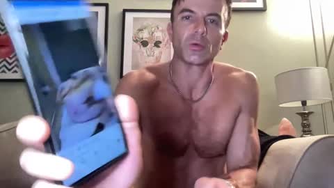 Snapshot of dillonwilde chatting on January 17, 8:22 pm Dillon online show from January 17, 8:22 pm