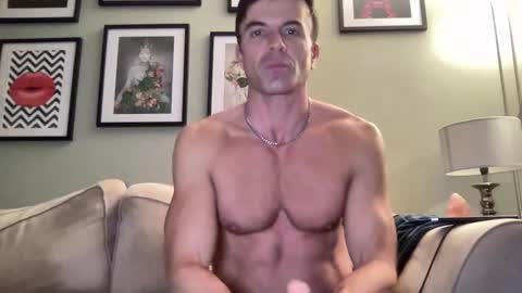 Snapshot of dillonwilde chatting on January 21, 8:54 pm Dillon online show from January 21, 8:54 pm