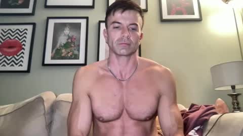 Snapshot of dillonwilde chatting on March 2, 8:29 pm Dillon online show from March 2, 8:29 pm