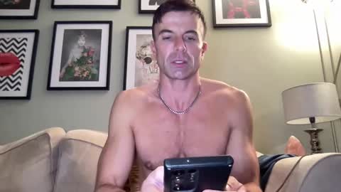 Snapshot of dillonwilde chatting on January 28, 8:15 pm Dillon online show from January 28, 8:15 pm