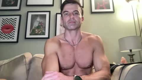 Snapshot of dillonwilde chatting on February 26, 9:09 pm Dillon online show from February 26, 9:09 pm