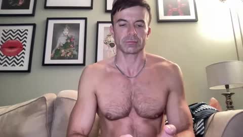 Snapshot of dillonwilde chatting on January 8, 8:50 pm Dillon online show from January 8, 8:50 pm