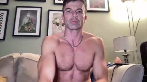 Snapshot of dillonwilde chatting on February 4, 8:28 pm Dillon online show from February 4, 8:28 pm