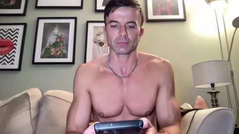 Snapshot of dillonwilde chatting on February 13, 8:55 pm Dillon online show from February 13, 8:55 pm