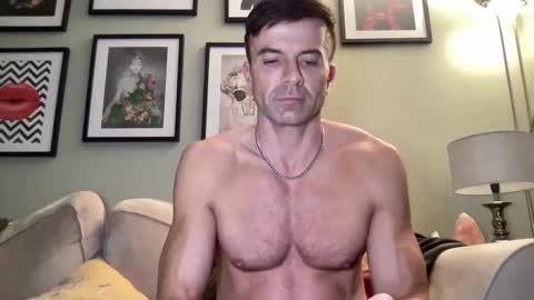 Snapshot of dillonwilde chatting on March 12, 8:52 pm Dillon online show from March 12, 8:52 pm