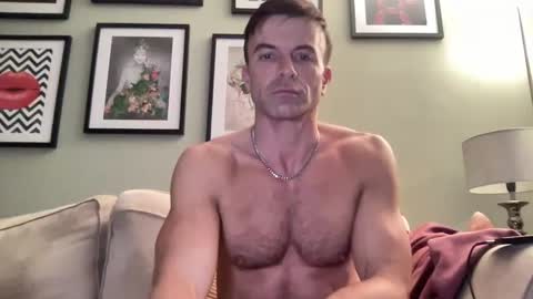 Snapshot of dillonwilde chatting on January 9, 8:44 pm Dillon online show from January 9, 8:44 pm