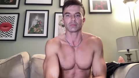 Snapshot of dillonwilde chatting on February 7, 8:31 pm Dillon online show from February 7, 8:31 pm