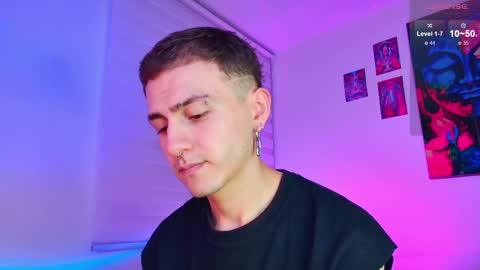 Julian Independent Model online show from April 3, 11:33 pm