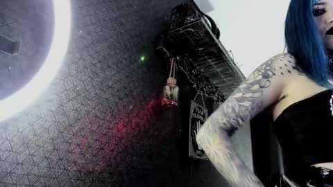 dimmuanddarkness online show from February 22, 4:19 pm