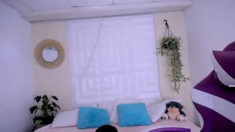 DINA online show from May 11, 3:07 pm