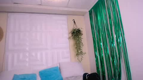 DINA online show from April 12, 6:34 pm