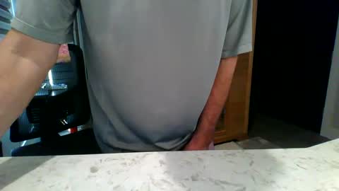 Snapshot of dinger524678 chatting on February 6, 8:34 pm dinger524678 online show from February 6, 8:34 pm