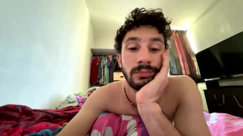 Snapshot of dioni_soe chatting on January 12, 10:12 pm Henry online show from January 12, 10:12 pm