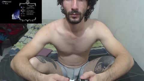 Snapshot of dioni_soe chatting on September 11, 1:18 am Henry online show from September 11, 1:18 am