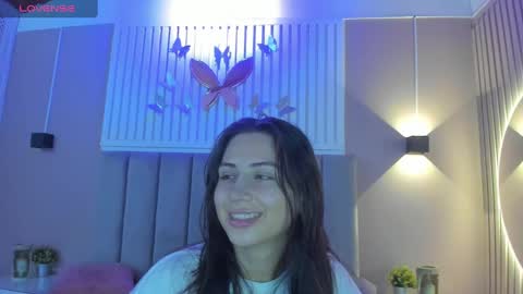 Snapshot of diosa_cristal chatting on March 9, 3:22 am Cristal online show from March 9, 3:22 am