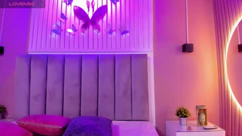 Snapshot of diosa_cristal chatting on September 17, 3:21 am Cristal online show from September 17, 3:21 am