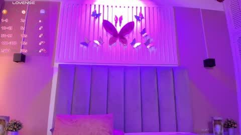 Snapshot of diosa_cristal chatting on October 19, 5:12 am Cristal online show from October 19, 5:12 am