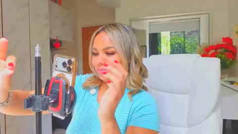 diosadeluniverso_ online show from March 2, 6:14 pm