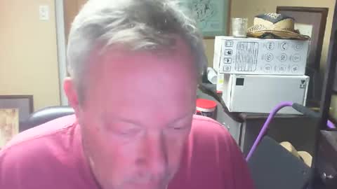 DirtkPitt Fun guy working online show from December 12, 8:10 pm