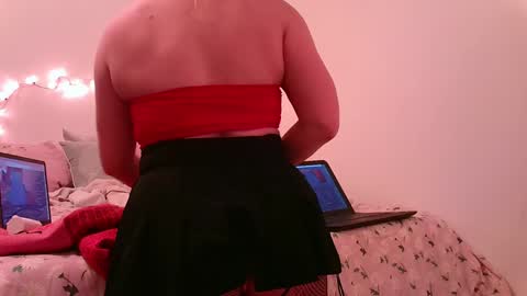 Daisy Wylde online show from January 28, 8:36 am