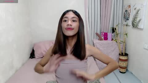 Ivana  Yanna and Elisha online show from May 21, 11:17 am