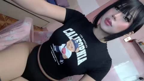 disneycum69_bella online show from February 2, 1:25 am