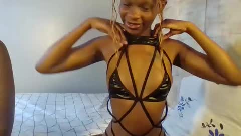 divagodess online show from October 17, 7:23 am