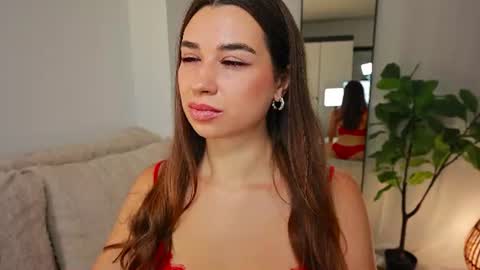 Tia online show from July 24, 8:28 pm