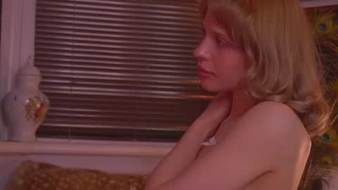 Eva and Lucia online show from March 4, 1:24 am