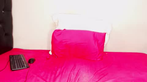 divinebooty93 online show from February 9, 9:02 am