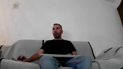 Snapshot of djo3322 chatting on December 12, 10:31 pm Djo online show from December 12, 10:31 pm