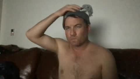 TriflinYoBitch online show from February 4, 9:57 am