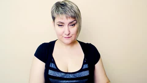 djullia online show from October 10, 7:03 am