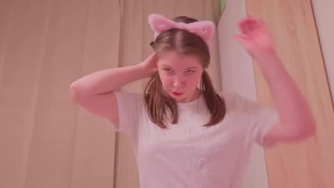 Ann online show from April 1, 7:33 pm