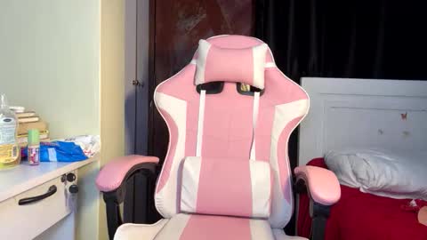 Doll online show from March 2, 12:59 am