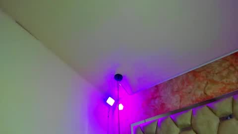   online show from November 9, 11:57 am