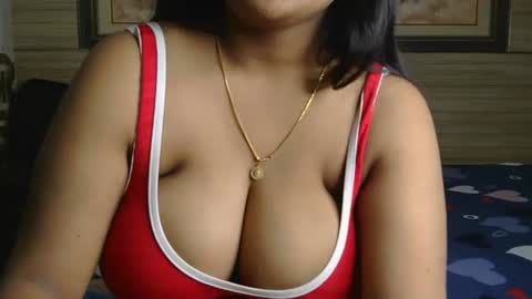 Snapshot of dolly_2 chatting on February 15, 7:49 am dolly_2 online show from February 15, 7:49 am
