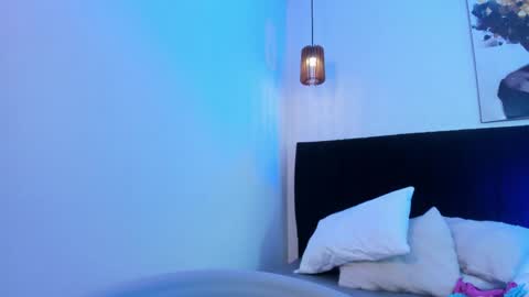 Call me Zoe  online show from April 9, 5:33 am